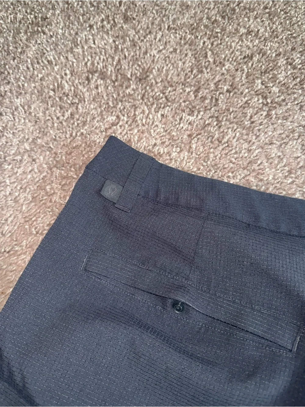 Lululemon ABC classic fit short 7” WovenAir in obsidian grey